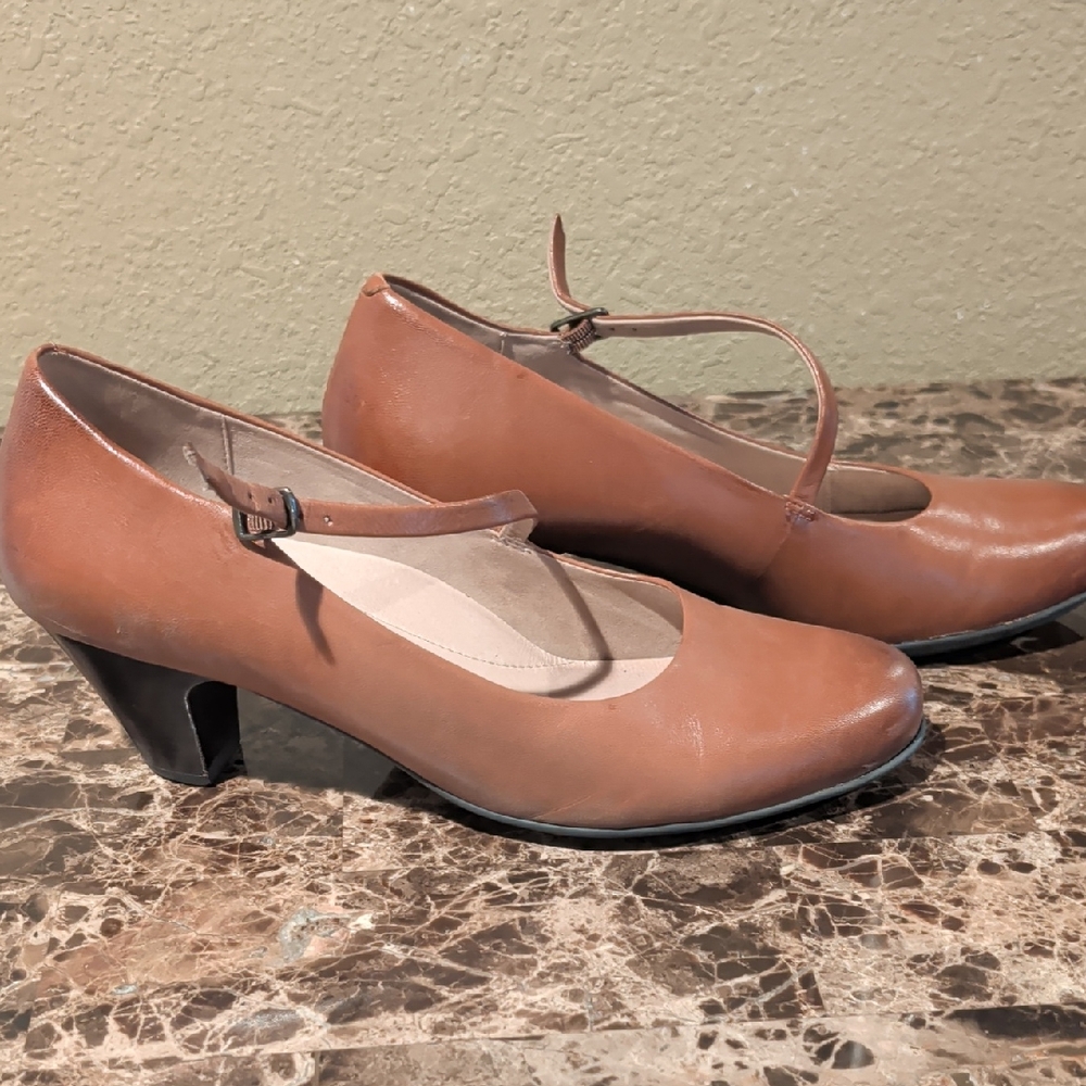 Umberto Raffini Brown Mary Jane Heels
